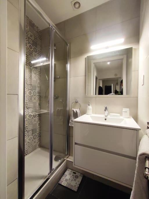 Appartement Proche Paris/Metro Аньер-сюр-Сен Экстерьер фото